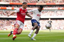 Trực tiếp bóng đá Arsenal 3-1 Tottenham: Jesus lập công