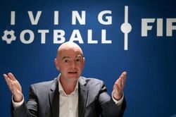 Chủ tịch FIFA lên tiếng về thảm họa bóng đá tại Indonesia