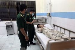 Trực thăng đưa 8 thuyền viên tàu Wu Zhou 8 vào Bệnh viện Vũng Tàu