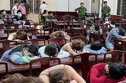 Một ngày tạm giữ hàng chục đối tượng 'bay lắc', dùng ma túy ở quán, bar karaoke tại Đồng Nai, Kiên Giang