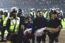 Indonesia đính chính số người thiệt mạng trong vụ bạo loạn bóng đá