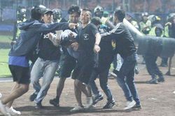 Nguyên nhân vụ bạo loạn khiến 127 cổ động viên Indonesia thiệt mạng