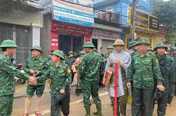 Bắc tạm cầu tre, tiếp cận bản chịu hậu quả nặng nhất sau lũ quét