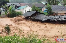 Tìm thấy thi thể cháu bé 4 tháng tuổi bị lũ cuốn