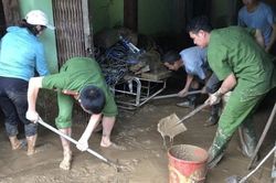 Chung tay khắc phục hậu quả nặng nề của trận lũ quét ở Nghệ An