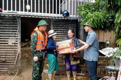 Giây phút thoát khỏi 'tử thần' trong trận lũ quét kinh hoàng ở Nghệ An