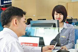 Bán bảo hiểm qua ngân hàng: Sắp có thêm quy định ngăn tình trạng 'bán bia kèm lạc'