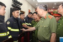 Hình ảnh Cảnh sát PCCC và Cứu nạn, cứu hộ xả thân, quên mình được Đảng, Nhà nước và nhân dân ghi nhận