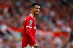 Graeme Souness: Erik Ten Hag thiếu tôn trọng Ronaldo