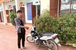 Bắt đối tượng dùng dao đâm nhiều nhát vào em học sinh để cướp xe máy