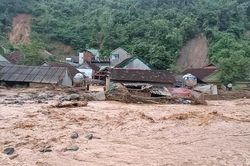 Lũ ống, lũ quét - cơn 'tai biến' tàn phá tan hoang miền Tây xứ Nghệ