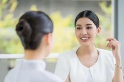 Tôi choáng váng khi biết bố chồng tôi trả thêm lương cho chị giúp việc