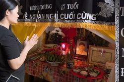 Cảm phục nam sinh tử nạn khi lao xuống dòng nước xiết cứu người