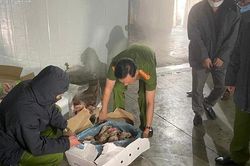 Chân gà, móng lợn, dê muối nguyên con hết 'date' 2 năm chuẩn bị lên bàn ăn