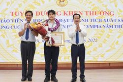 Hà Nội khen thưởng Á quân Đường lên đỉnh Olympia 2022