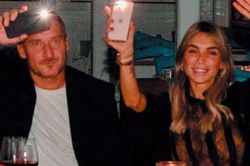 Totti công khai bạn gái mới sau ly hôn