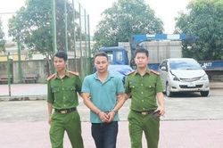 Khởi tố tài xế điều khiển ô tô tông kéo lê xe máy trên quốc lộ