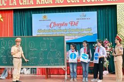Công an thành phố Ninh Bình thực hiện hiệu quả đợt cao điểm đảm bảo trật tự ATGT