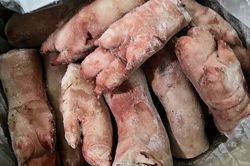 Phát hiện 90 tấn thực phẩm đông lạnh hết hạn sử dụng 2 năm ''vô chủ''