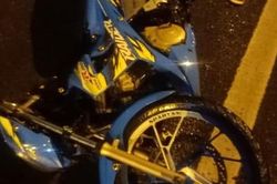 2 người thương vong nghi tự té khi chạy xe máy dưới trời mưa
