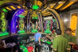 Bắt chủ quán Karaoke Luxury Hồng Phúc ở Đồng Nai