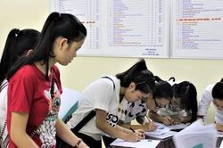 Tân sinh viên cần cảnh giác những 'lời mật ngọt' từ môi giới việc làm