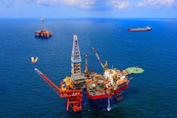 Thu ngân sách Nhà nước từ dầu thô 9 tháng ước đạt 60 nghìn tỷ, bằng 213% dự toán