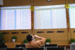 Chứng khoán ngày 7/10: Nhiều nhóm cổ phiếu đua nhau giảm sàn, VN-Index giảm gần 39 điểm