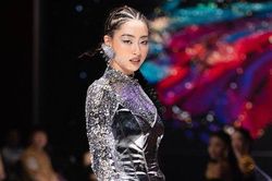 Lương Thùy Linh diện trang phục kim loại lấy cảm hứng từ phim viễn tưởng