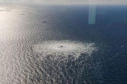 Máy bay trinh sát Mỹ bị phát hiện bay gần nơi đường ống Nord Stream rò rỉ