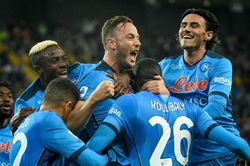 Soi kèo nhà cái Cremonese vs Napoli. Nhận định, dự đoán bóng đá Serie A (23h00, 9/10)