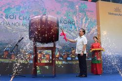 Bơi chải Thuyền rồng chào mừng kỷ niệm 68 năm ngày Giải phóng Thủ đô
