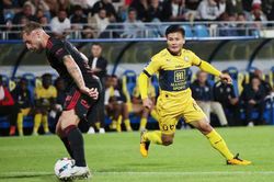 Quang Hải ghi bàn đầu tiên cho Pau FC: Tuyển Việt Nam tiếp thêm động lực
