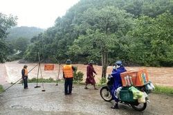 Quảng Bình: Khu vực miền núi bị ngập sâu, chia cắt do mưa lớn