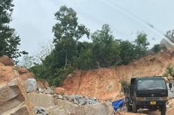 Khánh Hòa: Xem xét kỷ luật chủ tịch xã để khai thác đất đá tràn lan
