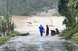 Bị lũ cuốn trôi, mất tích khi cố băng qua sông Nước Na