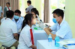 Nâng cao trình độ chuyên môn đội ngũ y tế trường học