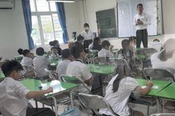 Nhiều học sinh bị dị ứng sau khi nhà trường phun thuốc muỗi