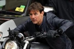 Tom Cruise bị nhân viên cũ dọa giết