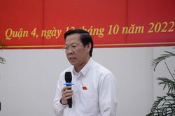 Chủ tịch TP.HCM: Điều hành giá xăng dầu cần tránh gây sốc cho thị trường