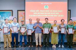Tác giả Phạm Gia Chiến đoạt giải Ba triển lãm tranh Công an nhân dân lần thứ 4, năm 2022