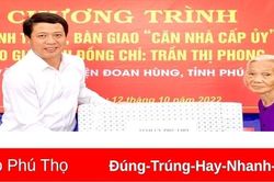 Bàn giao ba căn nhà cấp ủy tại huyện Đoan Hùng