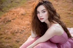 Hồ Ngọc Hà phản hồi tin hủy show diễn ở Mỹ vì ốm