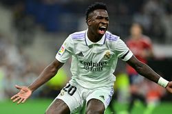 Video kết quả Cúp C1: Ghi bàn phút bù giờ, Real Madrid thoát thua