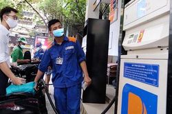 Do đâu giá bán buôn xăng dầu có thời điểm cao hơn giá bán lẻ?