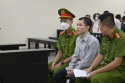 Xét xử vụ bé gái bị đóng đinh vào đầu: Đề nghị làm rõ vai trò của người mẹ trong vụ án