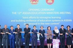 Giáo dục cũng được xác định là ưu tiên hàng đầu của cộng đồng ASEAN