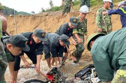 Tìm thấy xe máy của nạn nhân vụ thủy điện sạt lở