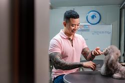 Chàng trai 8X bỏ việc văn phòng về nuôi chó, kiếm trăm triệu mỗi tháng