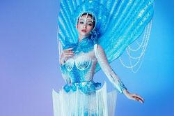 The Miss Globe 2022: Lâm Thu Hồng diện trang phục dân tộc nặng hơn 25kg